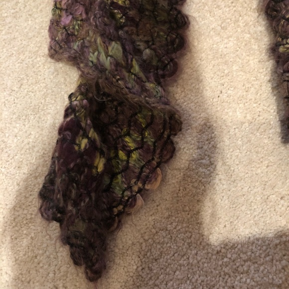 Italian Ruffle Knit Scarf - Picture 4 of 4